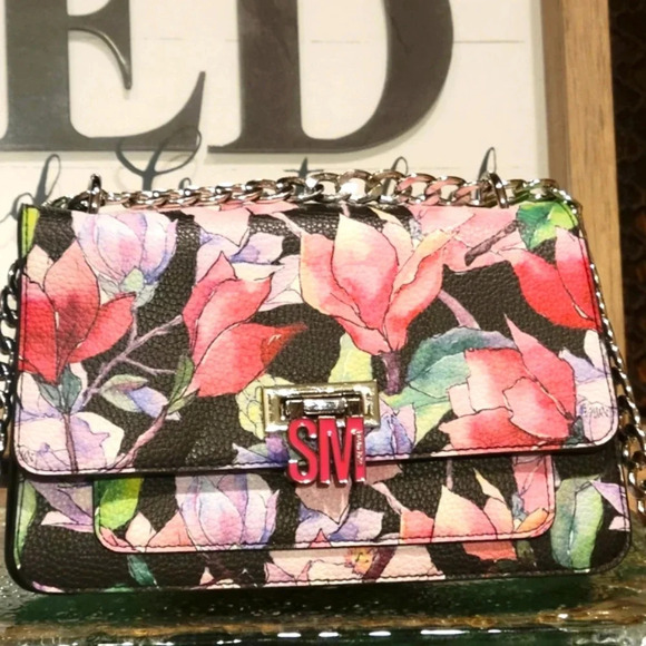 Steve Madden Handbags - Steve Madden Floral Crossbody Clutch